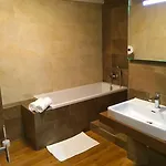 Victoria Hotel 4*