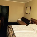 Victoria 4*