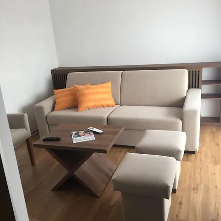 Victoria 4* مارتون