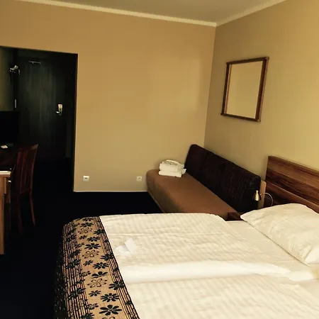 Victoria 4*