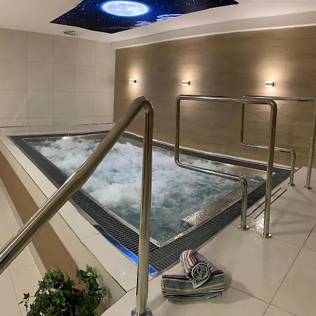 Victoria 4*